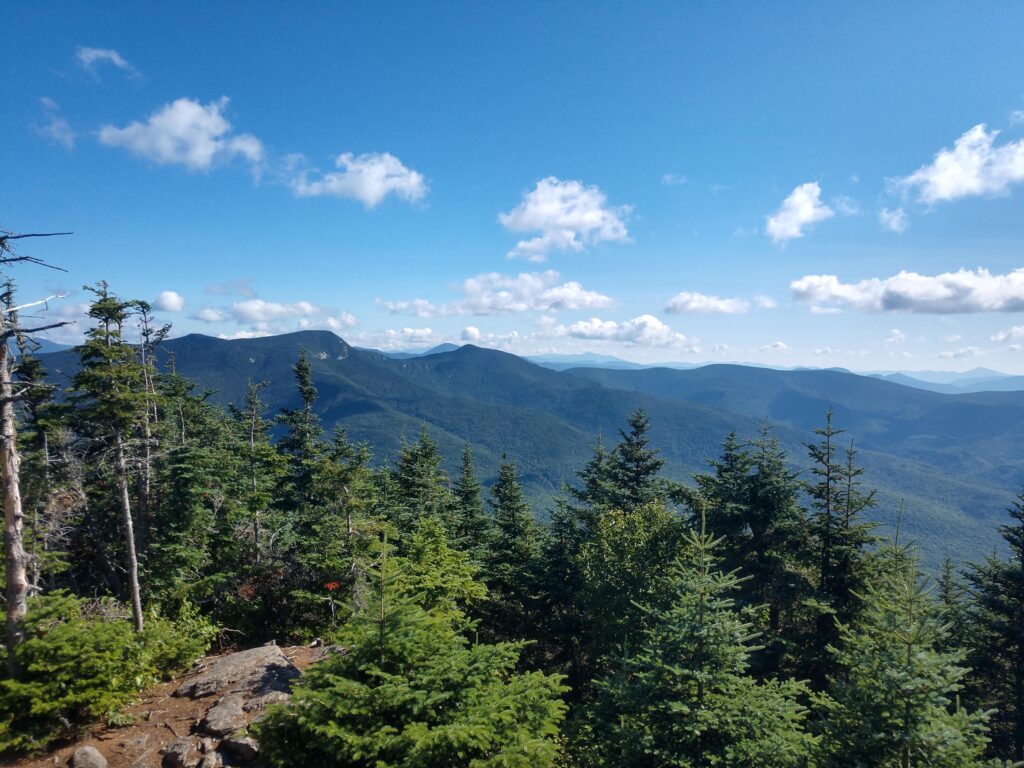 Great view at the summit of Mount Osceola and the Sandwich Range